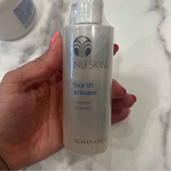 Nuskin Botox in a bottle Face lift with Activator - NEW - Picture 2 of 6